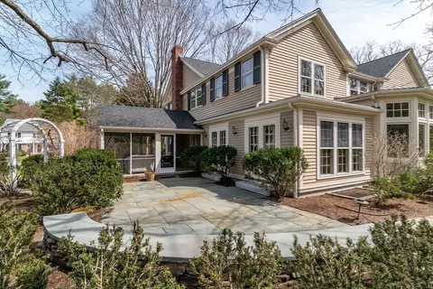 Exterior - 25 Edgewater Dr, Needham, MA 02492 photo 5 of 10