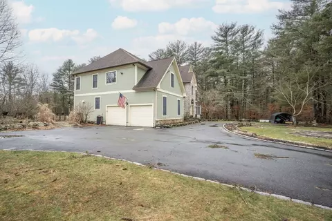 Exterior - 1560 Copicut Rd, Fall River, MA 02747 photo 6 of 10