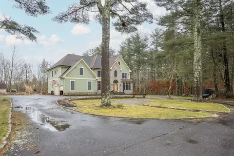 Exterior - 1560 Copicut Rd, Fall River, MA 02747 photo 4 of 10