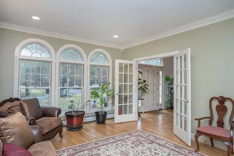 Living - 1560 Copicut Rd, Fall River, MA 02747 photo 2 of 7