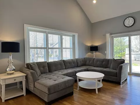 Living - 18 Millstone Dr #18, Medway, MA 02053 photo 1 of 4