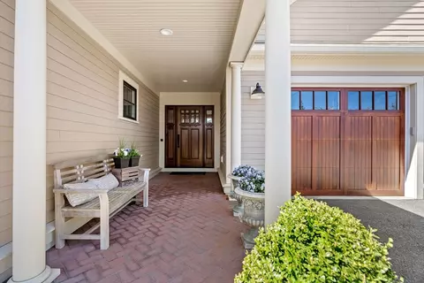 Entry Way - 23 Stonebridge Rd #23, Ipswich, MA 01938 photo 1 of 2