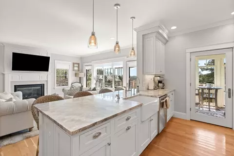 Kitchen - 23 Stonebridge Rd #23, Ipswich, MA 01938 photo 4 of 7