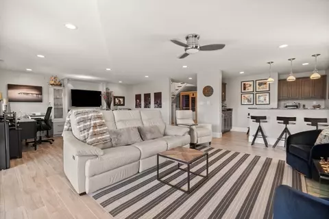 Living - 23 Stonebridge Rd #23, Ipswich, MA 01938 photo 4 of 4