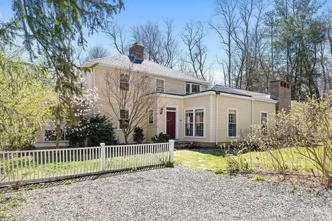 8 Upland Field Rd, Lincoln, MA 01773