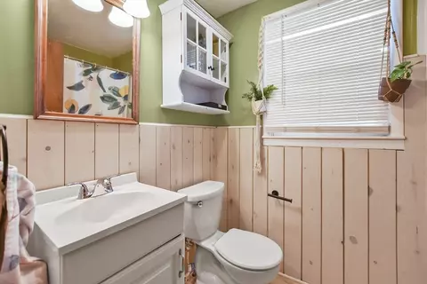 Bath - 23 Harold St, Worcester, MA 01604 photo 1 of 2