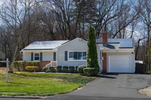 462 Chestnut St, East Longmeadow, MA 01028