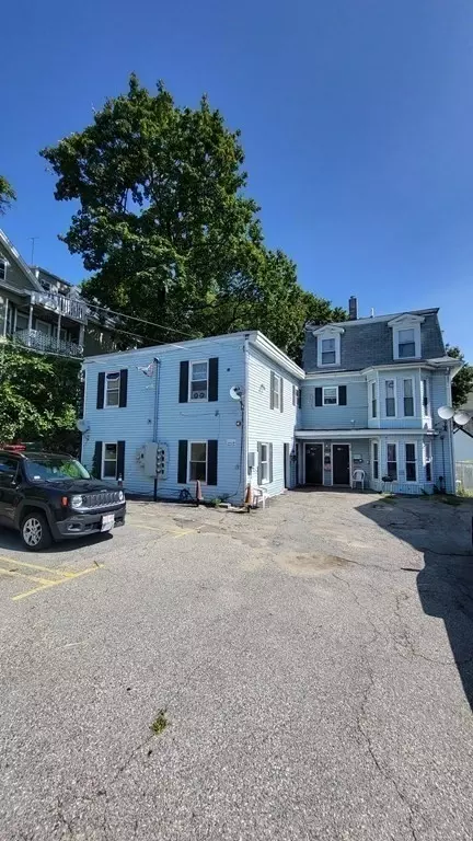 128-130 Mt Washington St, Lowell, MA 01854