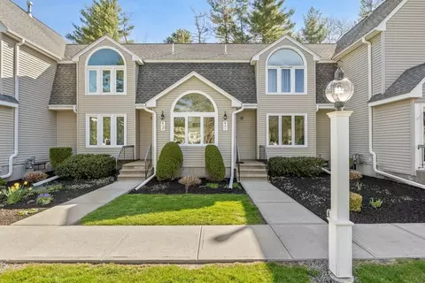 35 Pilgrim Village Rd #803, Taunton, MA 02780