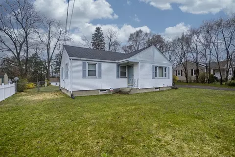 Exterior - 14 Tumbleweed Rd, Springfield, MA 01109 photo 3 of 6