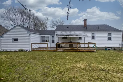 Exterior - 14 Tumbleweed Rd, Springfield, MA 01109 photo 5 of 6