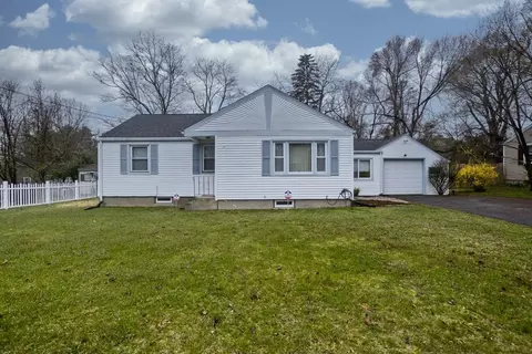 Exterior - 14 Tumbleweed Rd, Springfield, MA 01109 photo 2 of 6