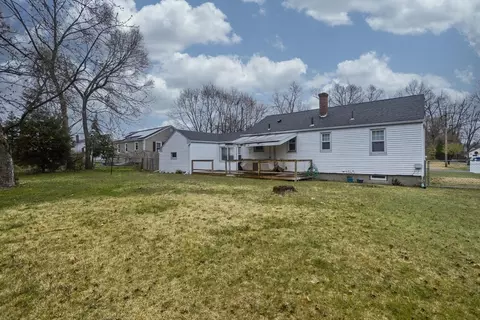 Exterior - 14 Tumbleweed Rd, Springfield, MA 01109 photo 4 of 6