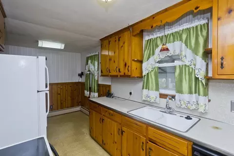 Kitchen - 14 Tumbleweed Rd, Springfield, MA 01109 photo 1 of 2