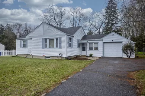 14 Tumbleweed Rd, Springfield, MA 01109