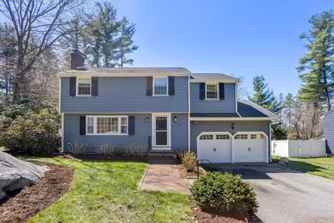 11 Fox Ln, Medfield, MA 02052