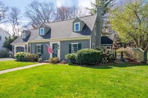180 Highgate St, Needham, MA 02492