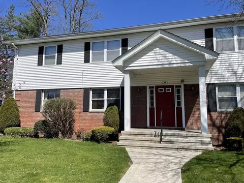30 Colonial Cir #B, Chicopee, MA 01020