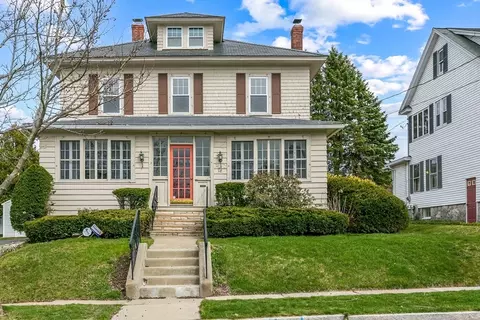 18 Hillcroft Ave, Worcester, MA 01606