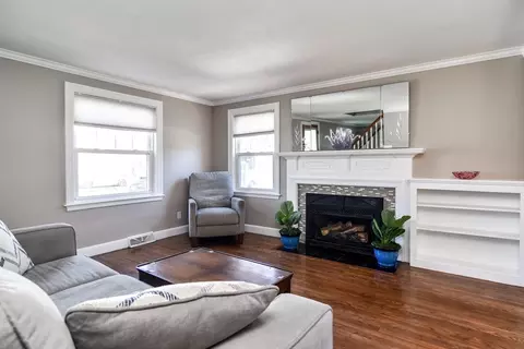 Living - 2 Circular Ave, Natick, MA 01760 photo 4 of 7