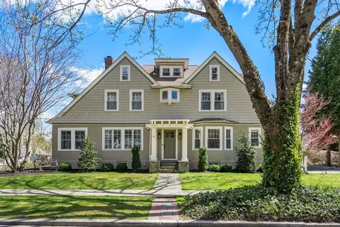 6 Laconia Rd, Worcester, MA 01609