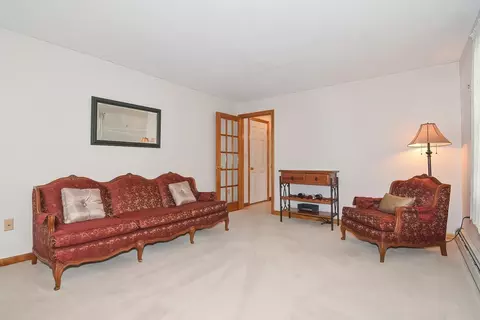 Living - 21 Ida Rd, Worcester, MA 01604 photo 6 of 7