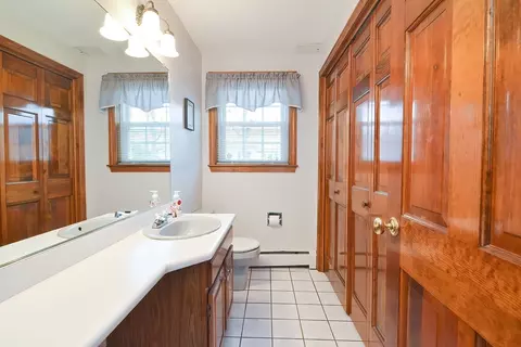 Bath - 21 Ida Rd, Worcester, MA 01604 photo 1 of 7