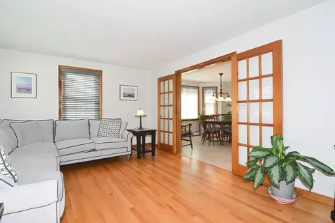 Living - 21 Ida Rd, Worcester, MA 01604 photo 1 of 7