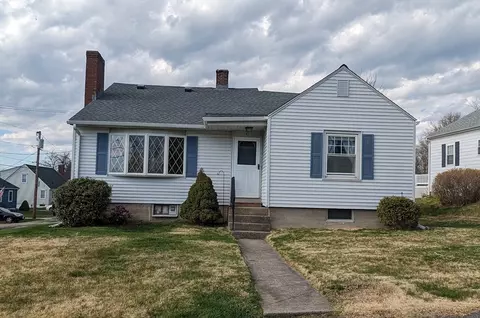 41 Fales St, Worcester, MA 01606