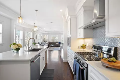 11 Court Street Pl #11, Arlington, MA 02476