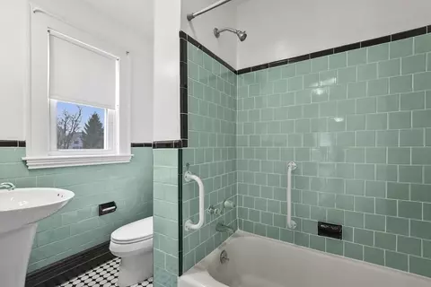 Bath - 52 Conant St, Danvers, MA 01923 photo 2 of 3