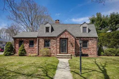 4 Ellery Rd, Waltham, MA 02453