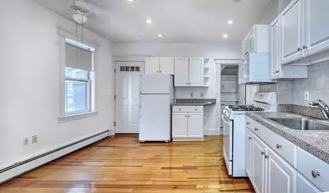 809 E 5th St, Boston, MA 02127 photo 10