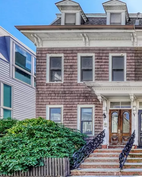 809 E 5th St, Boston, MA 02127 photo 2