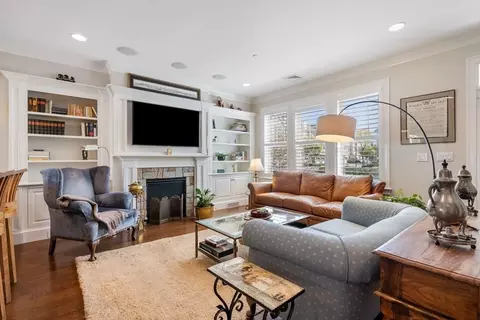 103 Uss Buckley Pl #2402, Hingham, MA 02043