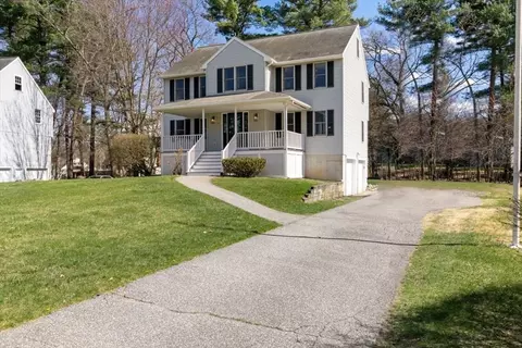 4 Acorn Dr, Wilmington, MA 01887