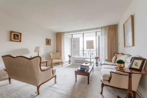 Living - 77 Pond Ave #910, Brookline, MA 02445 photo 2 of 6