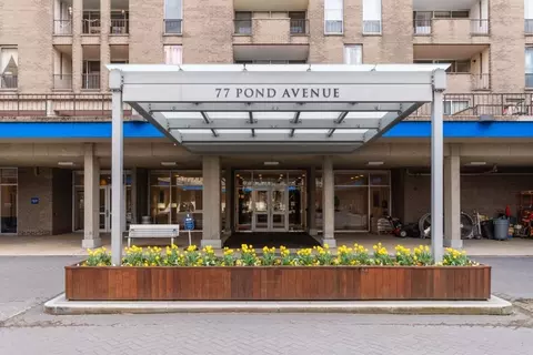 77 Pond Ave #910, Brookline, MA 02445