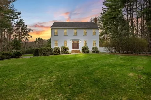 25 Carriage House Dr, Bridgewater, MA 02324