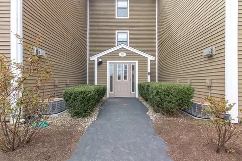 3 Marc Dr #3B8, Plymouth, MA 02360