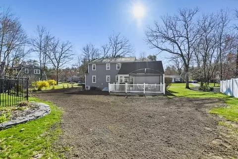 Exterior - 10 Cedar Cir, Townsend, MA 01469 photo 9 of 13