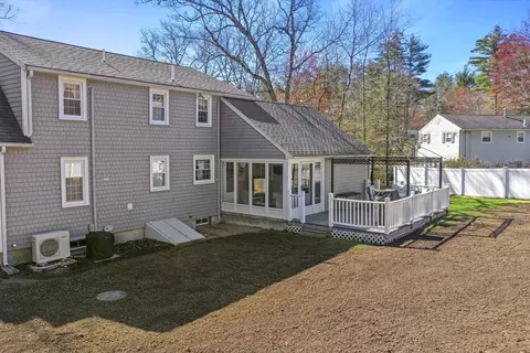 Exterior - 10 Cedar Cir, Townsend, MA 01469 photo 10 of 13