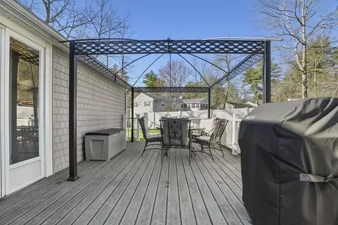 Exterior - 10 Cedar Cir, Townsend, MA 01469 photo 6 of 13