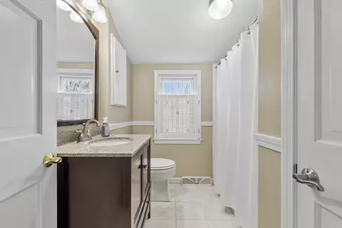 Bath - 10 Cedar Cir, Townsend, MA 01469 photo 1 of 2