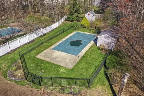 Exterior - 10 Cedar Cir, Townsend, MA 01469 photo 12 of 13
