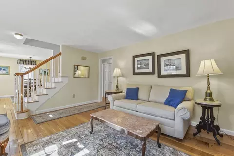 Living - 10 Cedar Cir, Townsend, MA 01469 photo 3 of 5