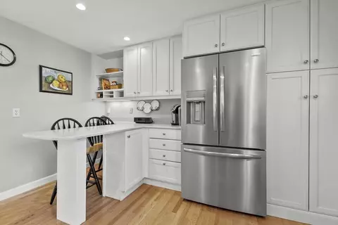 Kitchen - 10 Cedar Cir, Townsend, MA 01469 photo 3 of 4