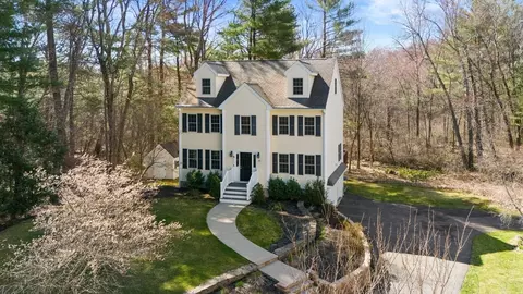 15 Lawrence Ct, Wilmington, MA 01887