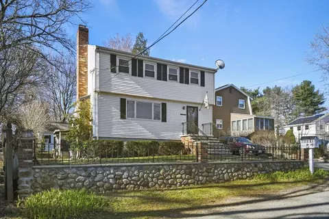 5 Riverdale Ave, Tewksbury, MA 01876