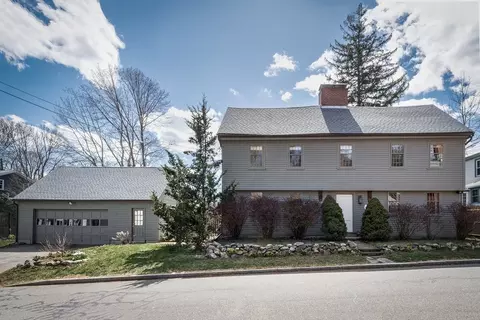 27 Summer St, Ipswich, MA 01938